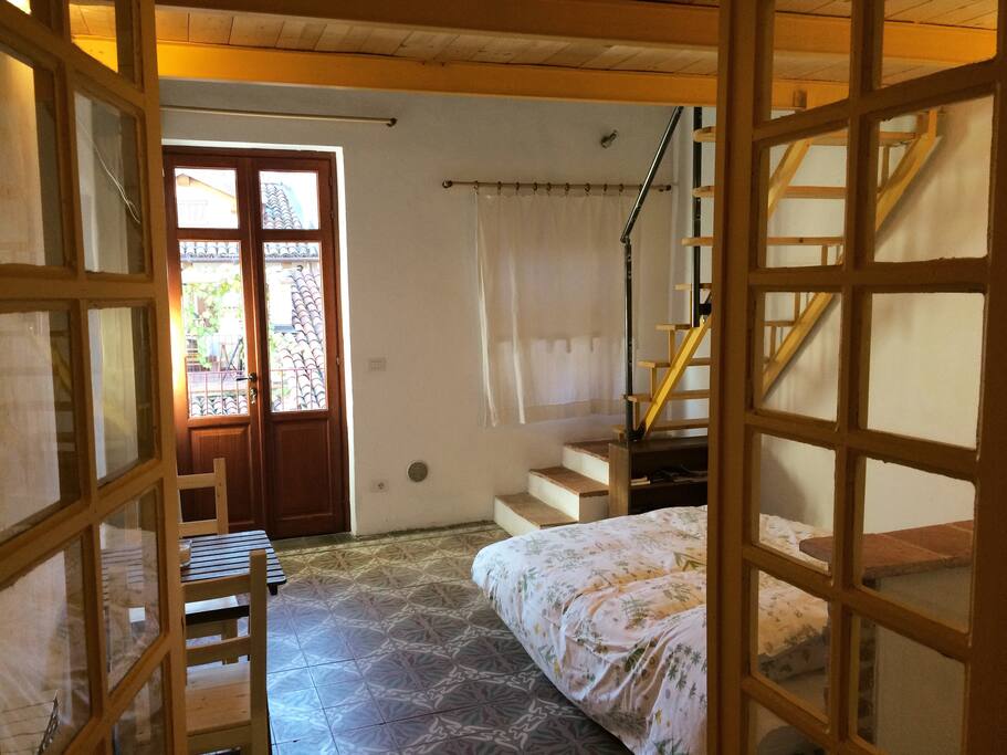 Yellow room: view from the other side