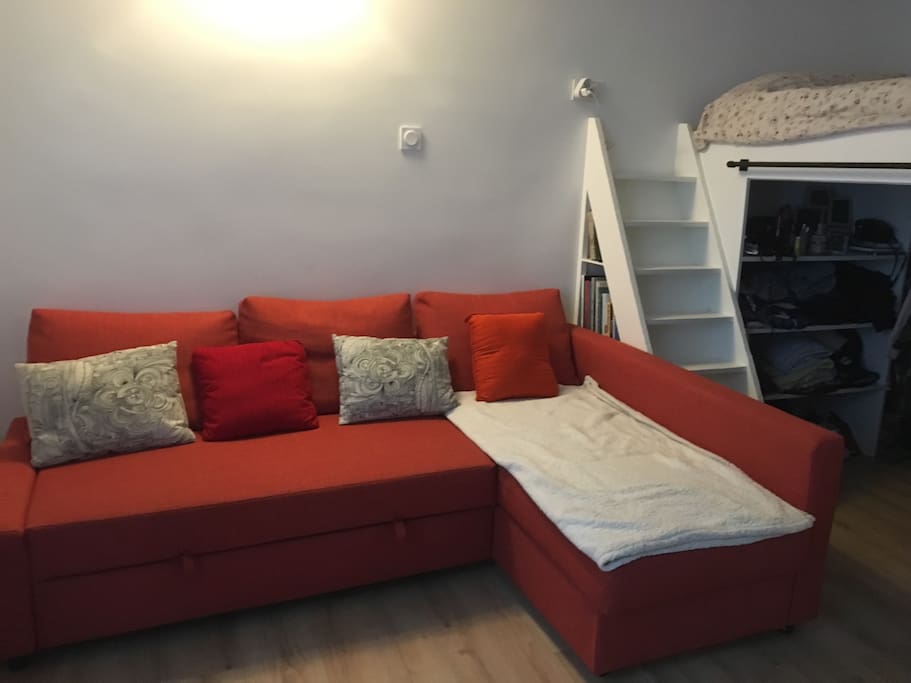 Pull out sofa