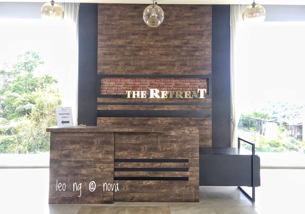 Counter of The Retreat the Lobby