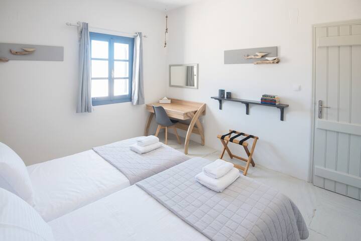 KYMA Seafront 2 B/D house in Naousa gallery image 4