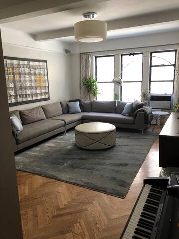 3 Bdr Upper West Side Elegance, 2500sq ft gallery image 2