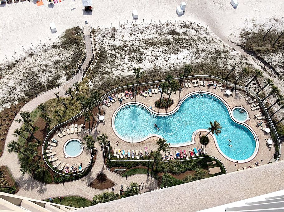 Pool view of Grand Panama 1-1906