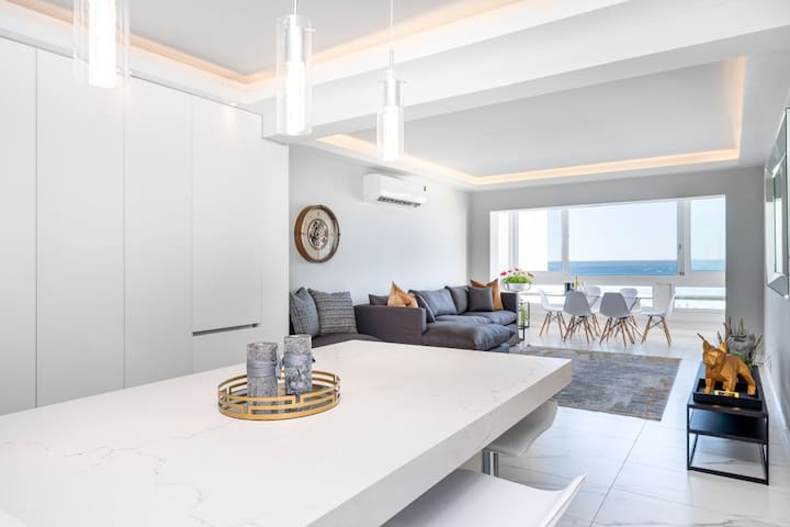 Ocean, sunshine & sea breeze