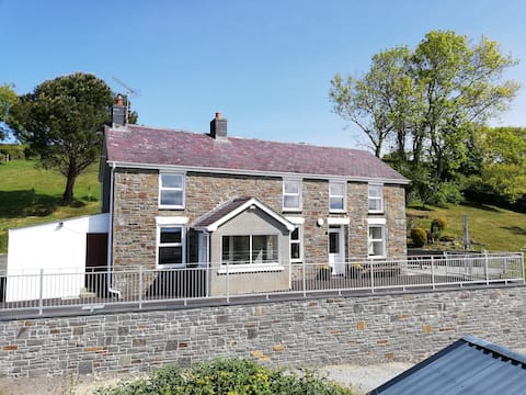 Traditional Coastal Self-Catering  Farmhouse