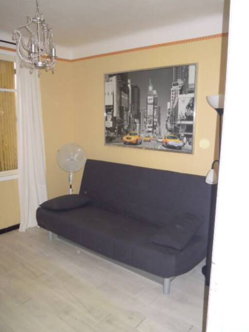 la chambre n 2 avec de la place pour que les enfants jouent