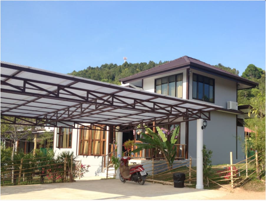 New and modern 3bedroom villa w seaview and huge communal pool_2