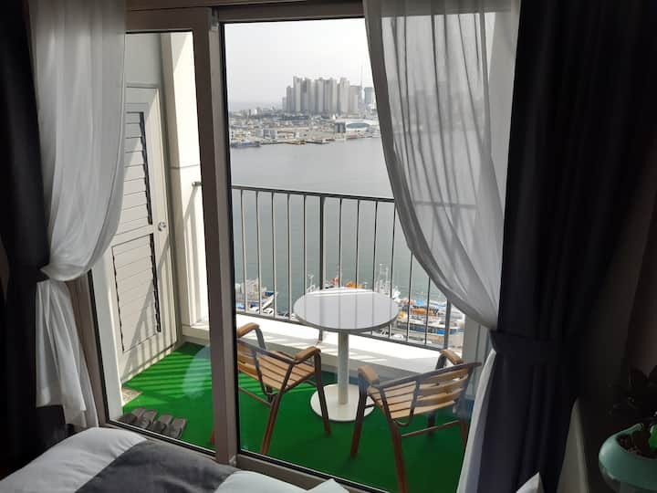 Veranda a jazero Cheongchoho