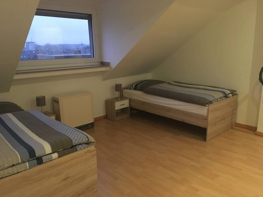 1. Schlafzimmer mit Schrank