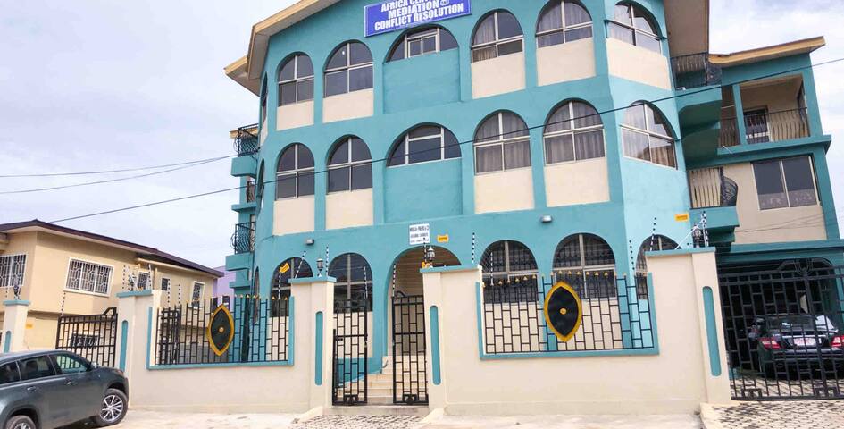 Les Suites Pres managed Airbnb listing 2