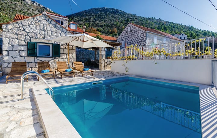 Villa Maestral Three Bedroom Pool House Villas For Rent In Brsecine Dubrovnik Neretva County Croatia
