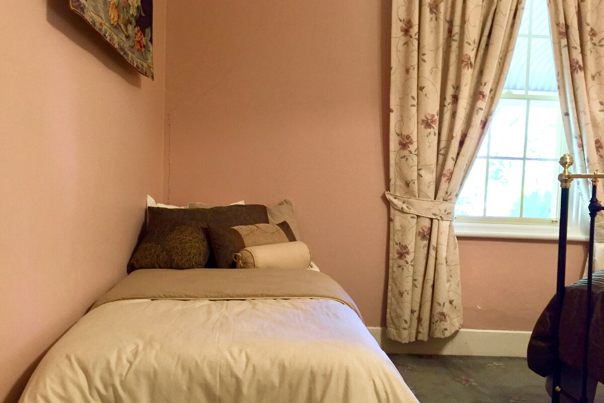 Linfield Cottage