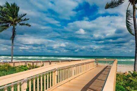 Hollywood Beach Resort studio unit 667