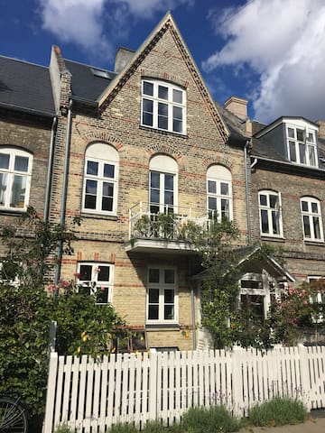 Lovely townhouse for two families.