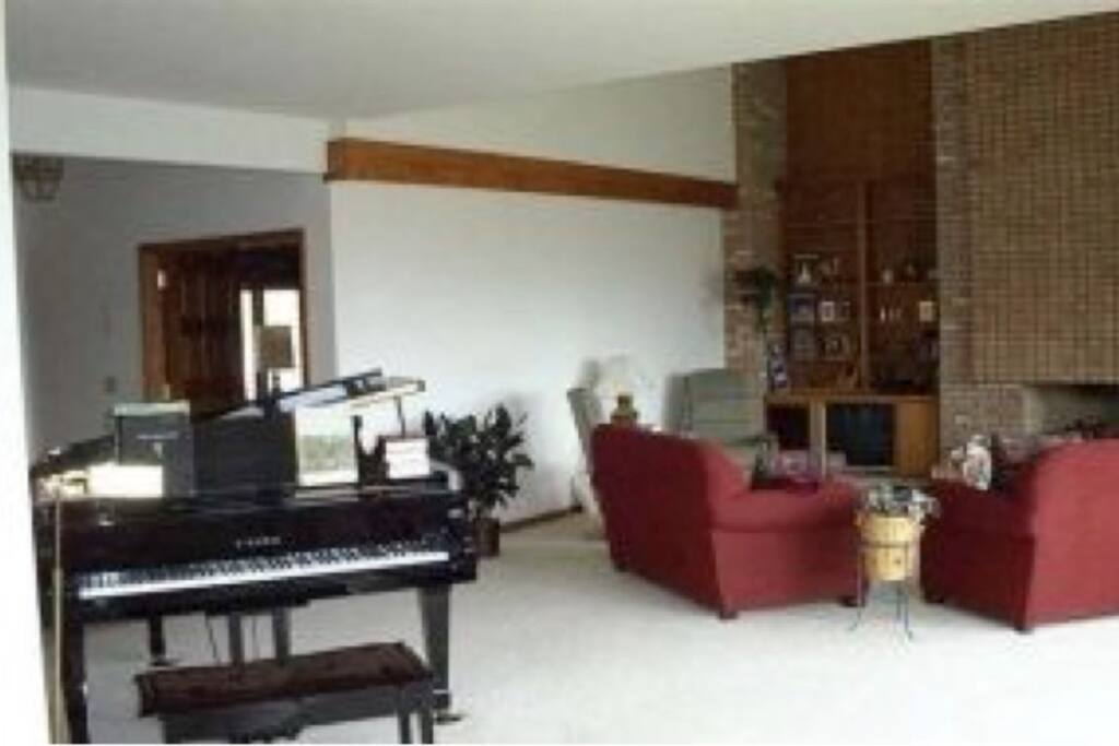 large master living area
