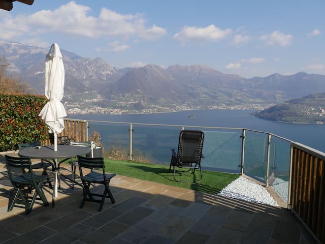 Appartement avec Terrasse dominant le Lac d'ISEO