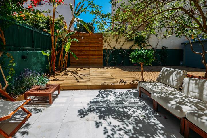 Cascais Center Family Apartment with Courtyard