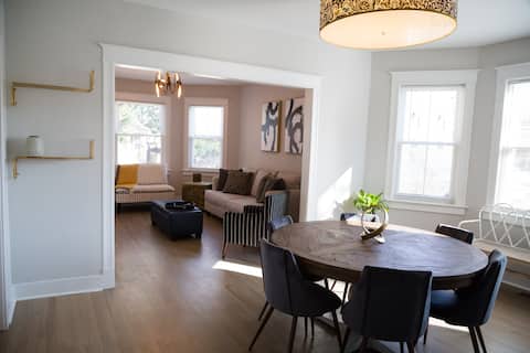 Large Renovated 1st FL Suite Forest Park/Oak Park