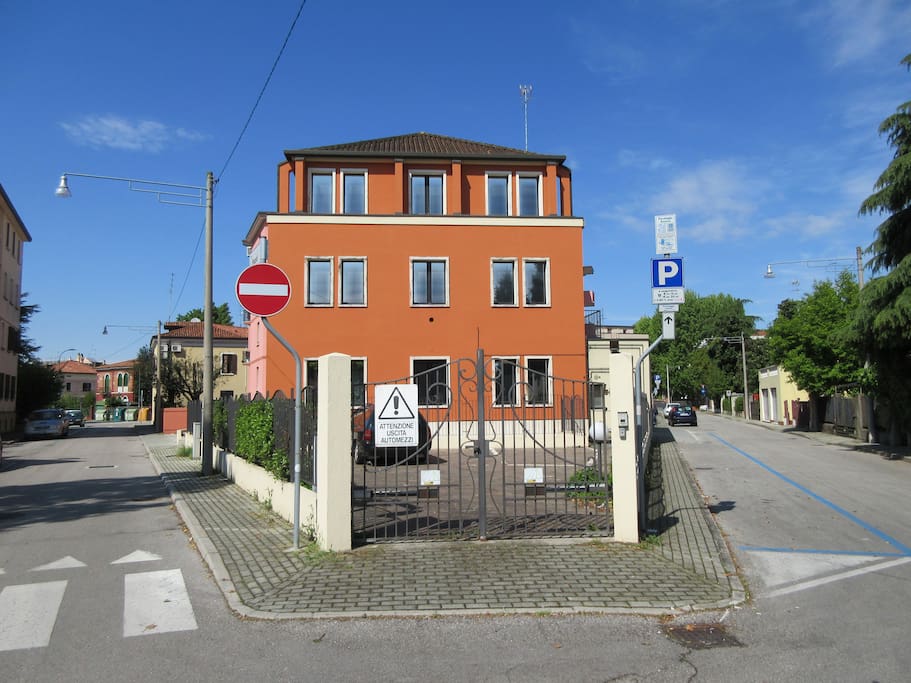 WHOLE BUILDING