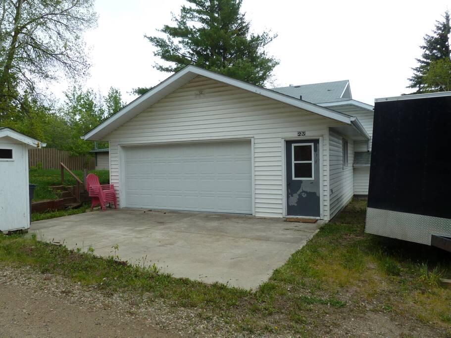 BBQ / Fire Pit Pad / Rear Access to Game Room