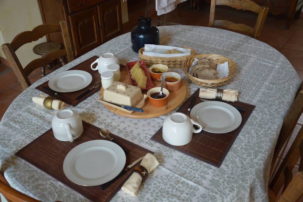 petit-déjeuner compris