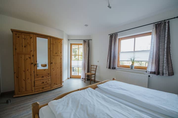 Спалня с двойно легло