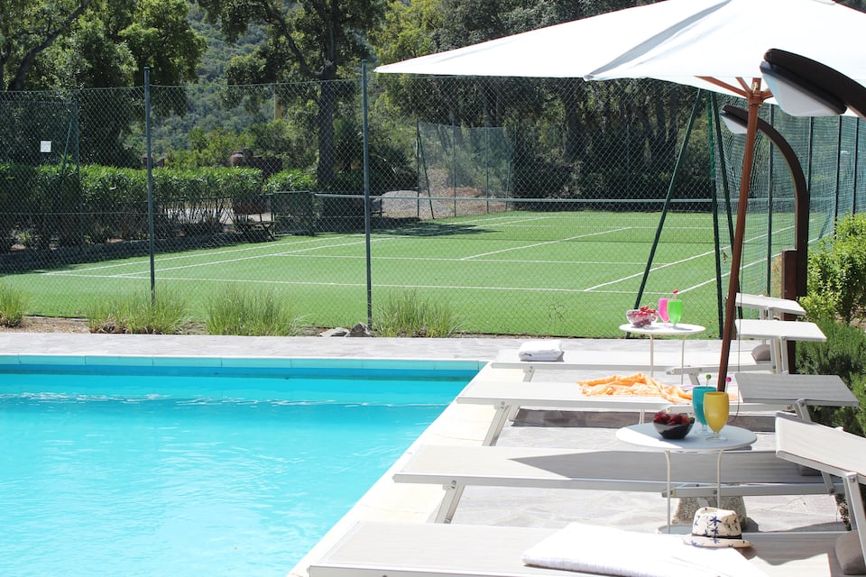 Private villa with pool, tennis, ping pong — photo 1