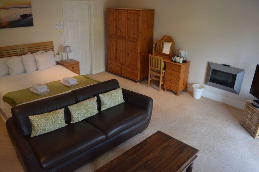 King size deluxe sea view room