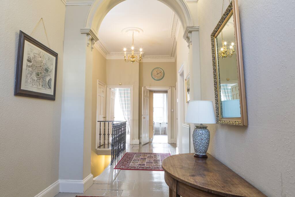 Beautiful Georgian hallway.
