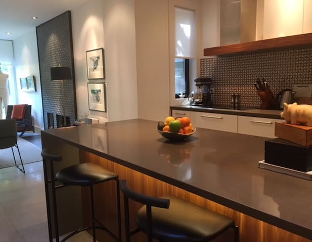 Leslieville’s Best – Stylish Designer’s Home