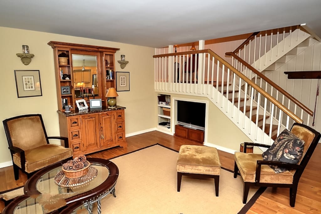 The living area is so warm and inviting.