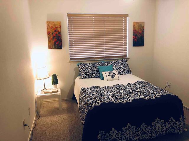 Friendly place with friendly roommates