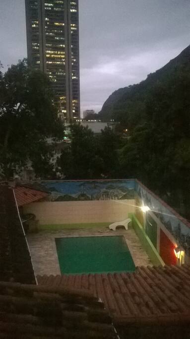 Piscina e área de lazer