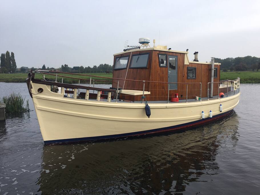 Unique static boat on the Trent