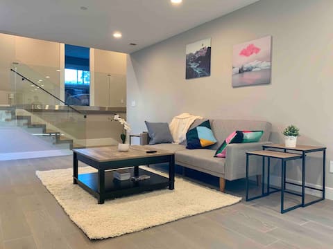 Modern & Luxury Bay Area Retreat | 20 Mins to SF