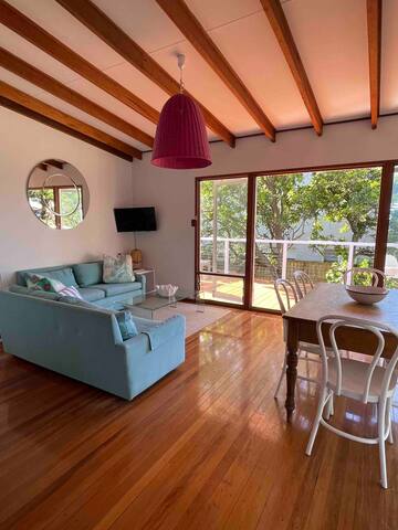 Blueys Beach House – footsteps from the sand gallery image 4