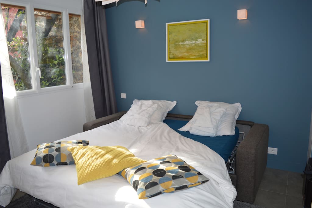 Un vrai lit de 160cm, matelas confort