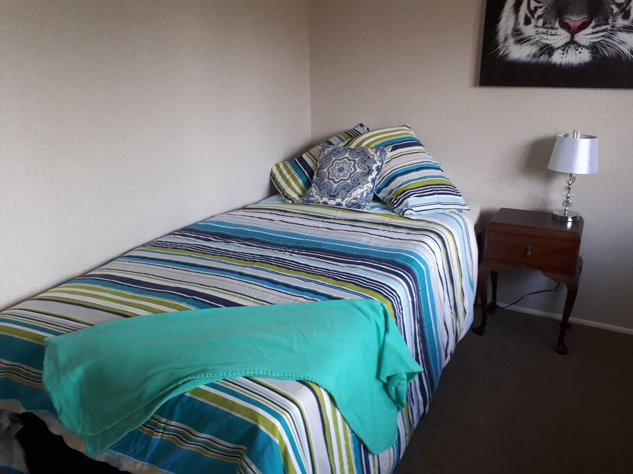 Trundler Bed, can be King Single (as pictured) or set up as a King.