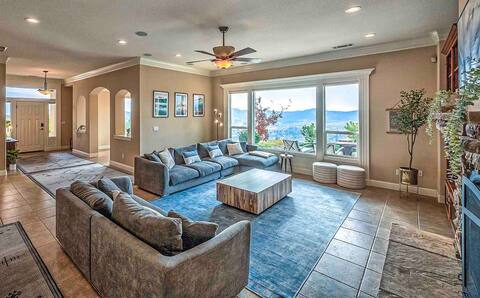 Luxury 2 Home Retreat w/Breathtaking Mountain△View