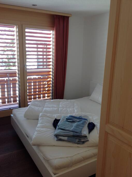 Schlafzimmer mit Einbauschrank