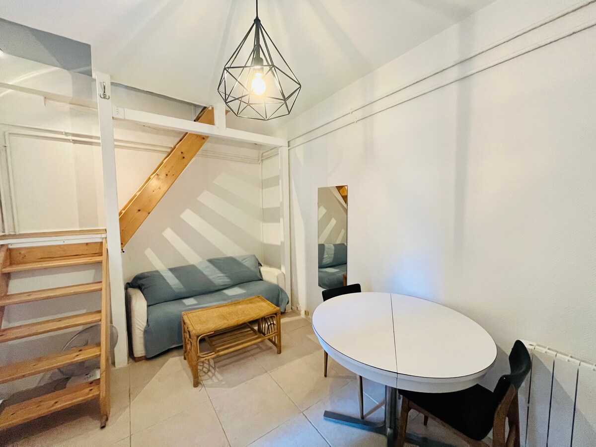 غرفة المعيشة