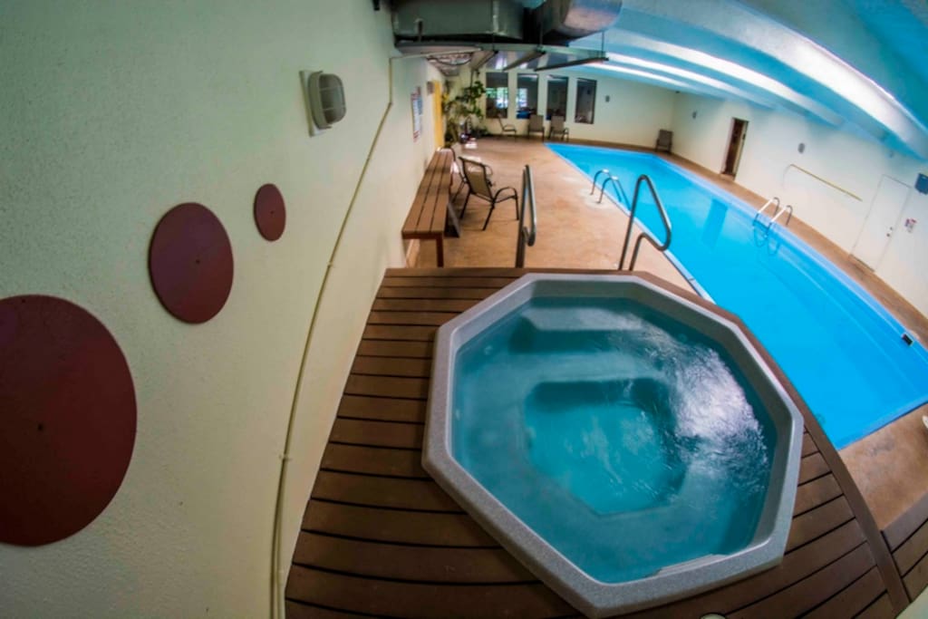 Ten Mile Island Pool/HotTub