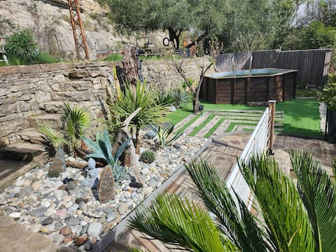 100 sqm house with swimming pool for rent in Bédarieux