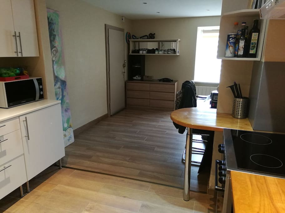 cuisine vers salle a manger