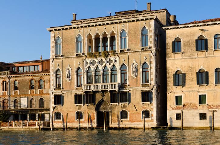Piano Nobile Loredan on the Grand Canal gallery image 4