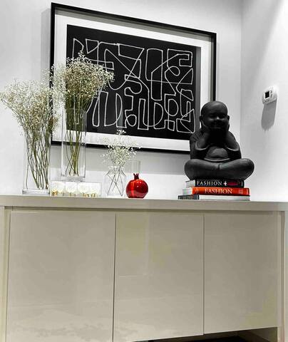 Luxurious, full-floor 2 bed, 2 bath Flatiron NOMAD gallery image 2