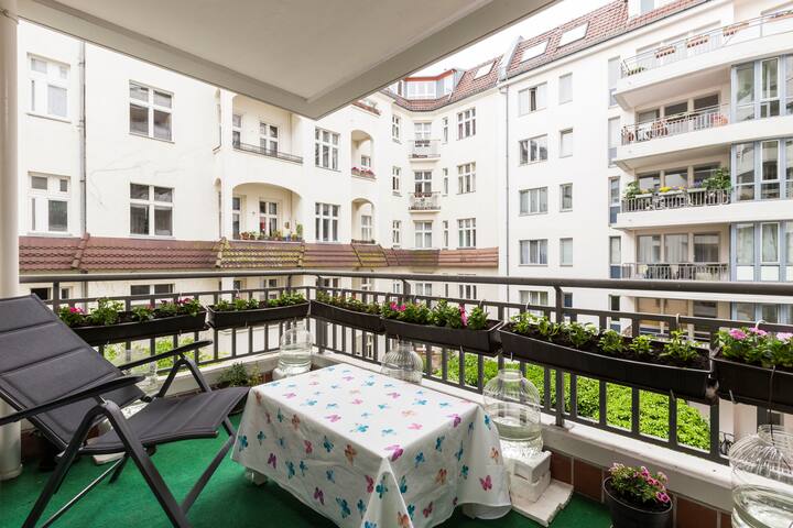 LEGAL and central Luxury Apt., underfloor heating gallery image 5