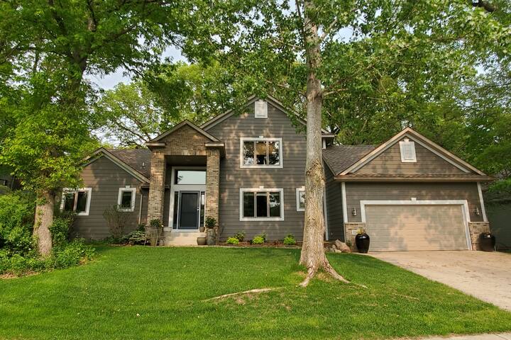 Wooded Sanctuary Private Home gallery image 2