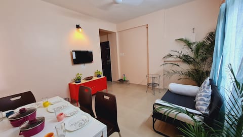 'SARUS' Cozy space to stay, a home away from home.