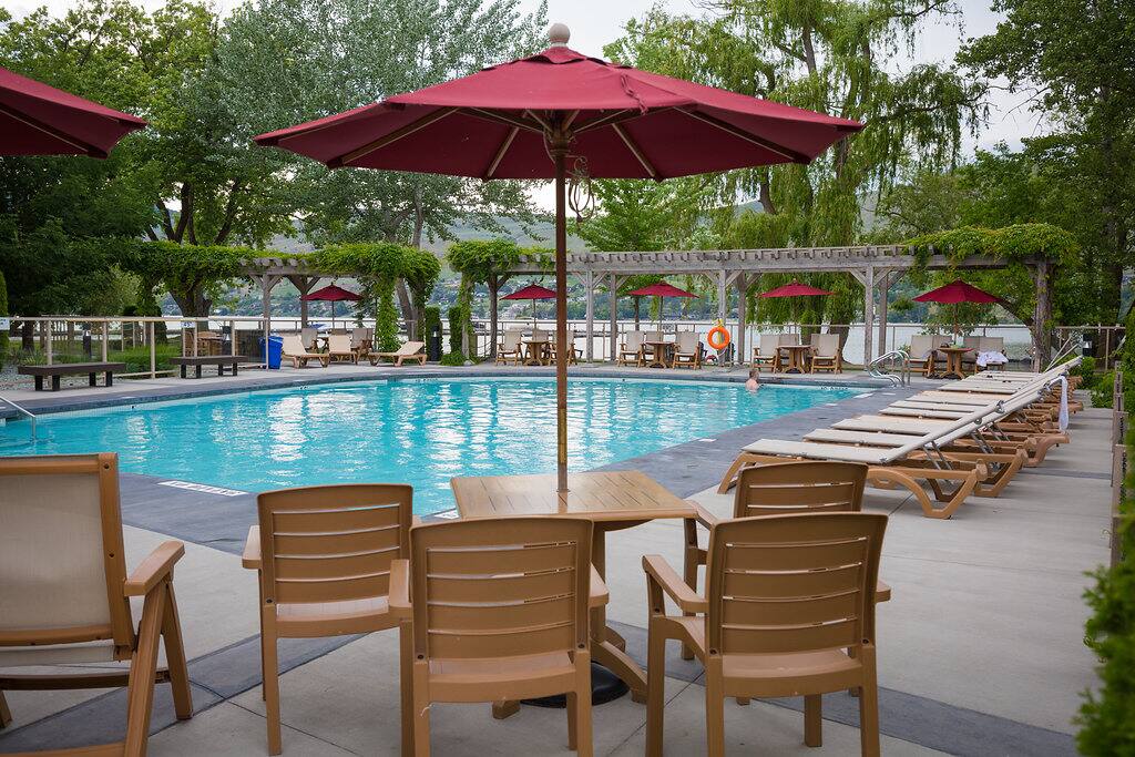 And a PRIVATE POOL too!