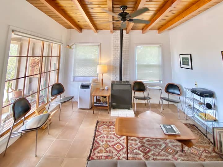 Starbath Cabin • Try Our New Hotspring Salt Spa! - Yucca Valley, CA
